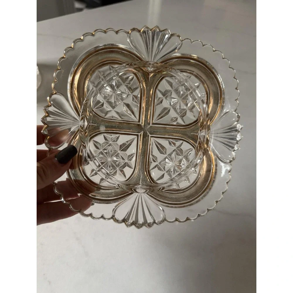 Vintage/antq Pressed Glass Covered Butter Dish Gold Trim Starburst Scalloped 7